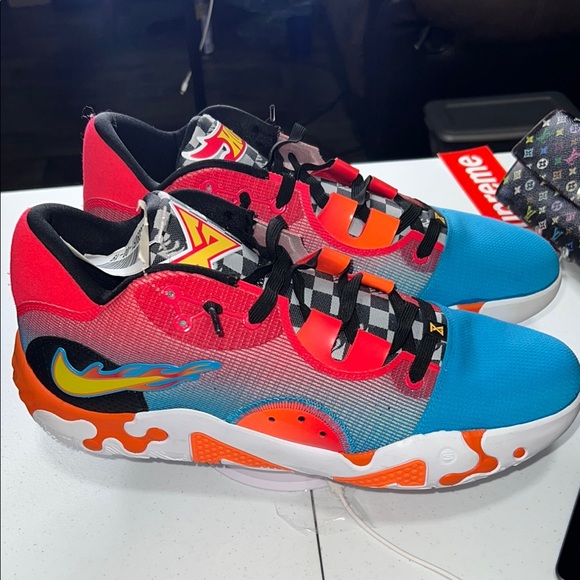 Paul George, hot wheels new no box size 16m - Blue and Orange - Picture 3 of 7